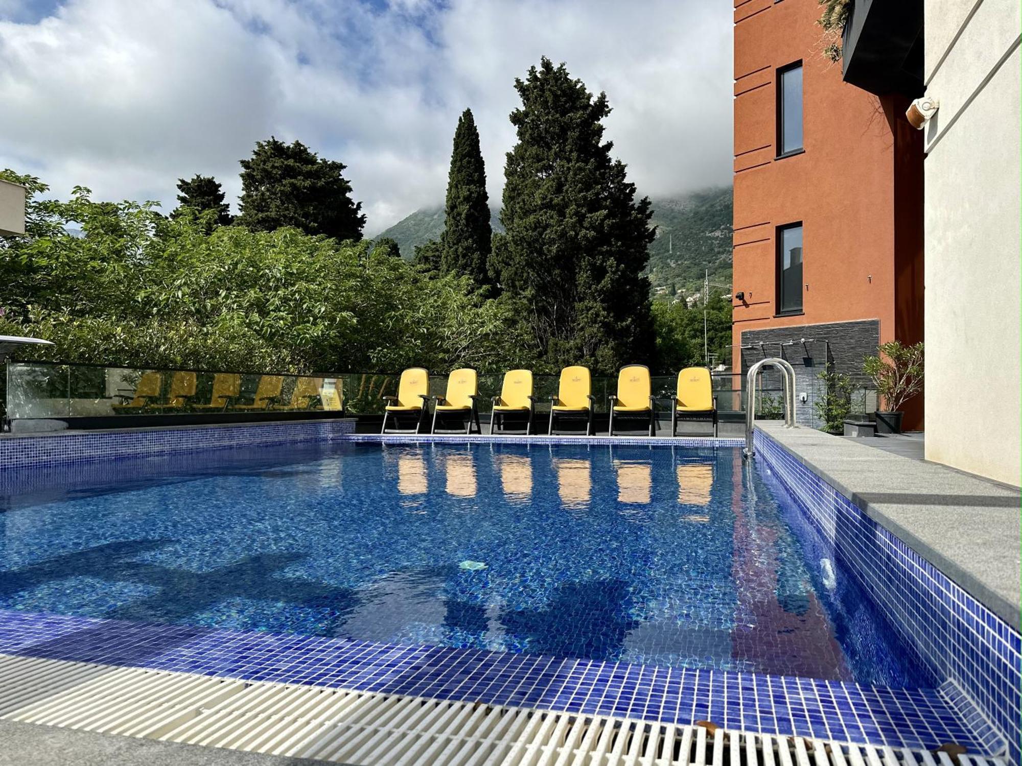 Hotel Del Medio Sutomore Εξωτερικό φωτογραφία